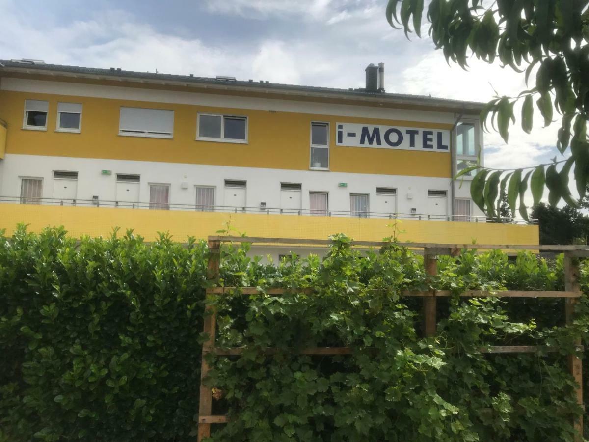 I-motel Hotel 3*